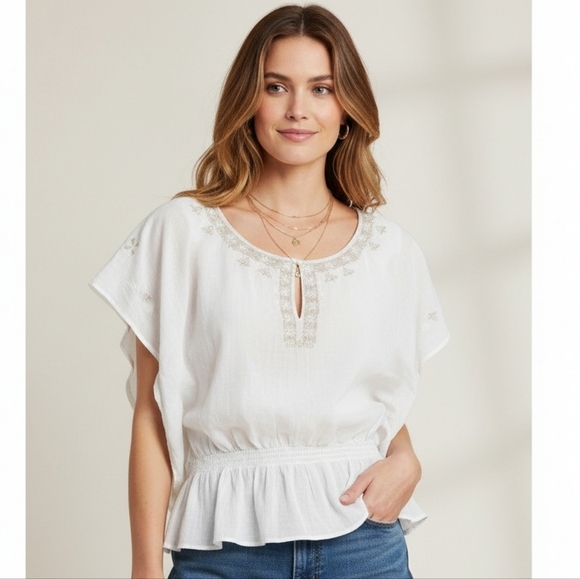 American Eagle Outfitters Tops - American Eagle Outfitters Embroidered White Women's Batwing Sleeve Top